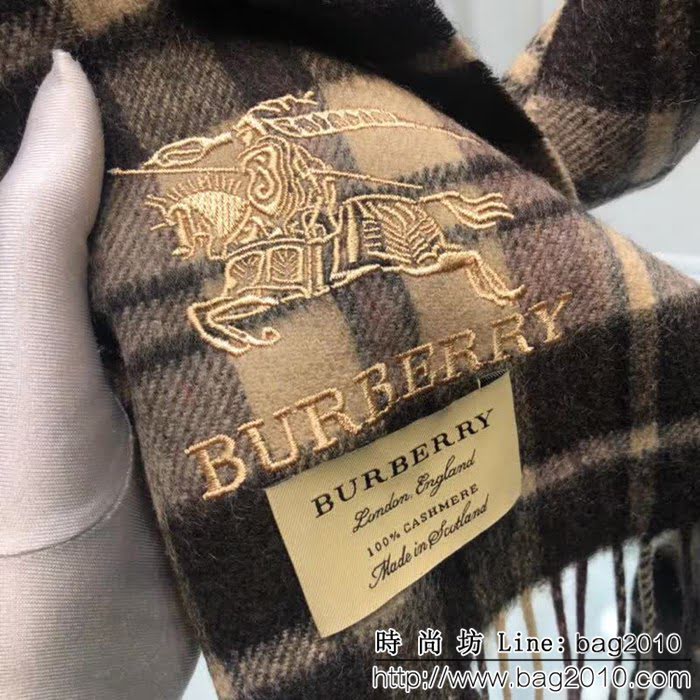 BURBERRY巴寶莉格紋羔絨長款圍巾 男女同款 LLWJ6844